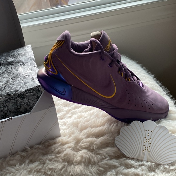 Nike Lebron 21 NIB - Picture 3 of 4